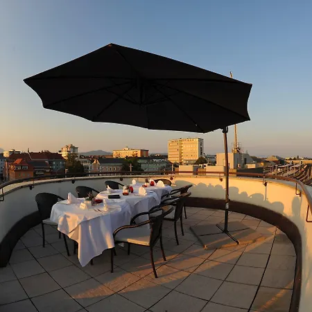 Skycity Atrigon 4*