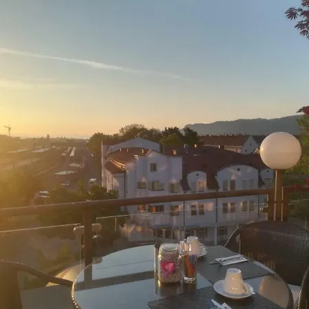 فندق Skycity Atrigon